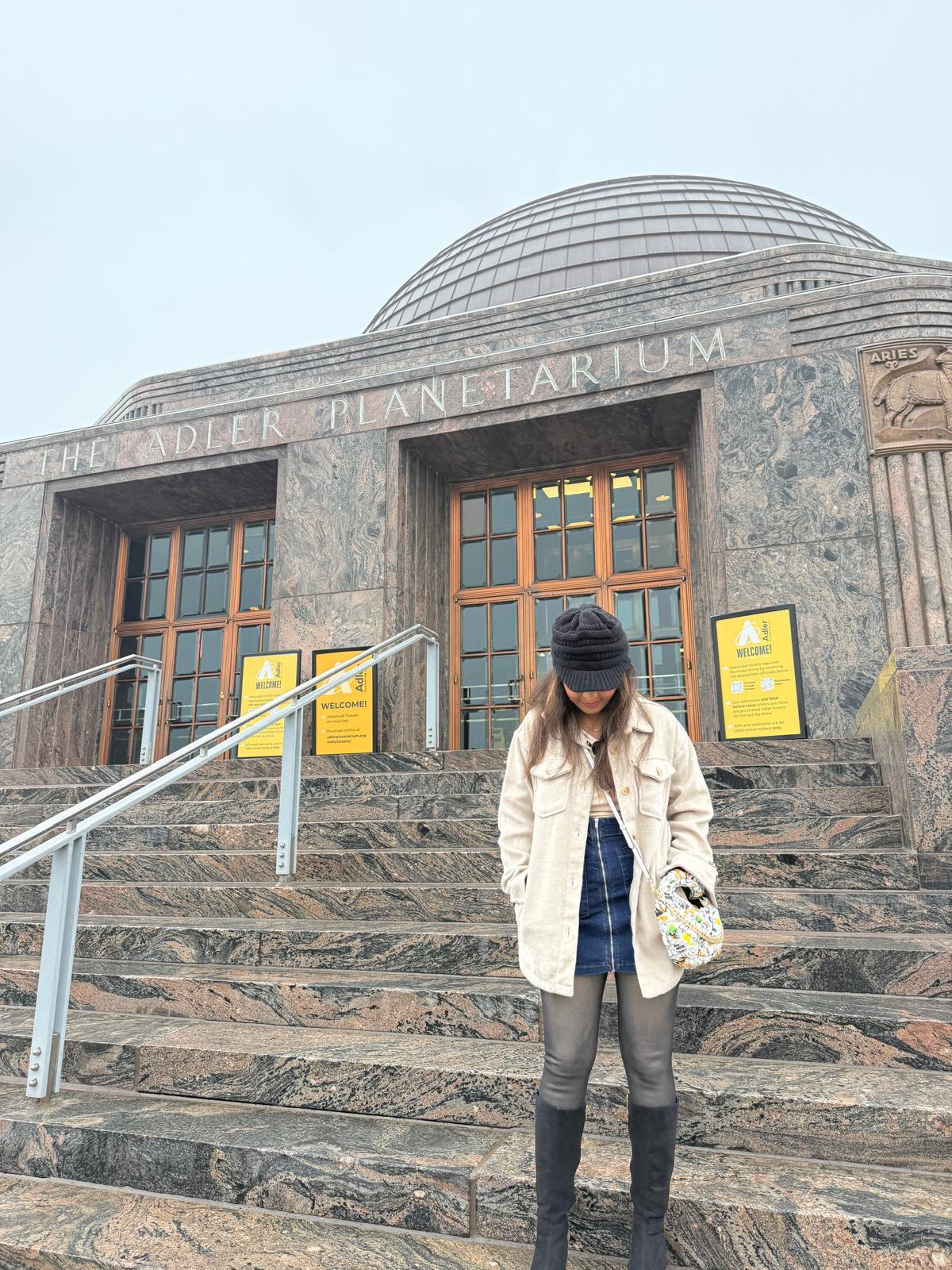 Traveller on the steps outside Shedd Aquarium